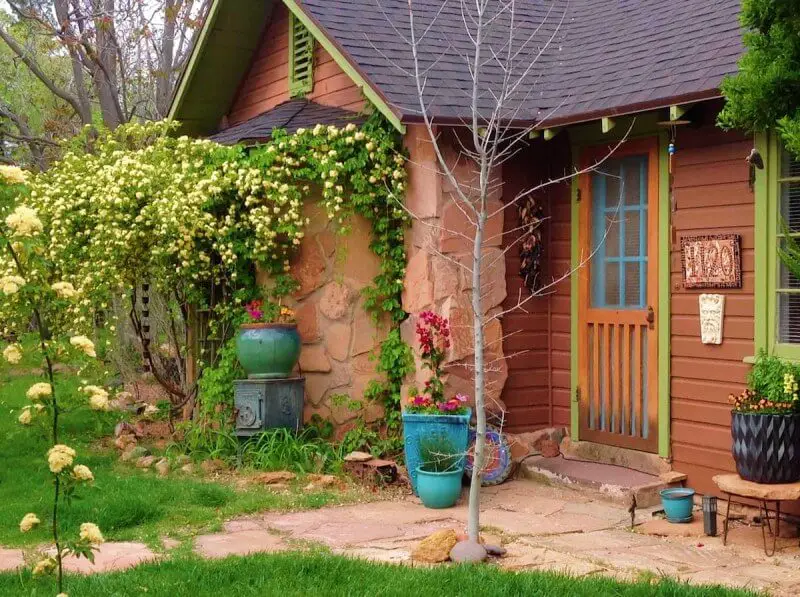 Character Cottage airbnb near Zion National Park Springdale Utah