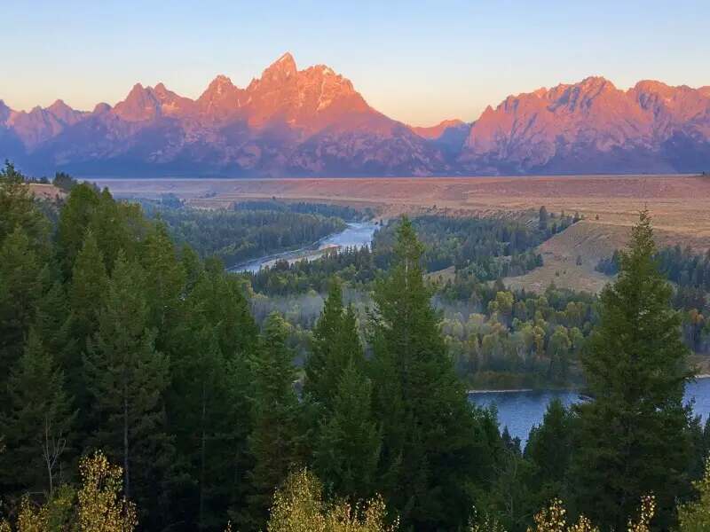 Grand-Tetons-Snake-River-Overlook-morning