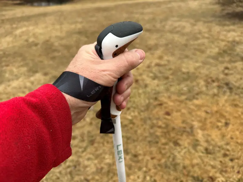 How to Use Trekking Poles: A Complete Guide for Hikers (With Pro Tips) closeup of Hiking poles loose grip