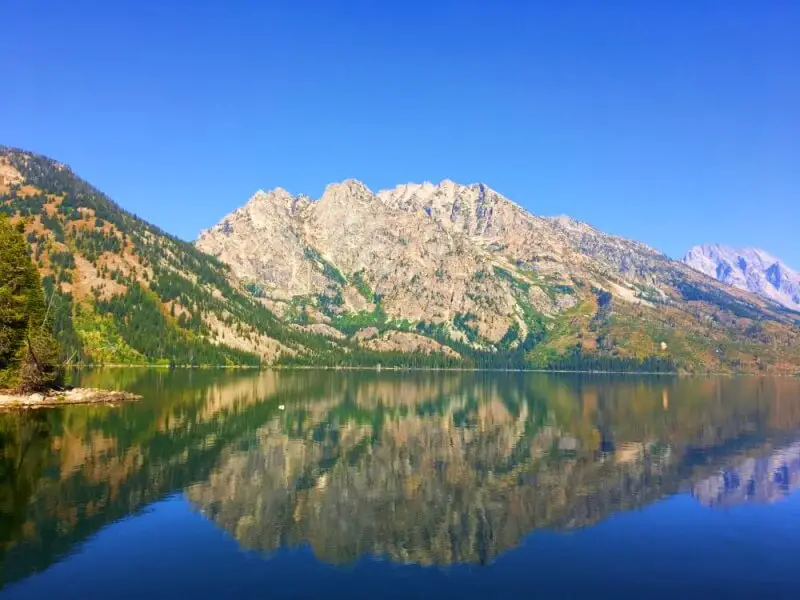 Jenny-lake-reflections-boat-grand-tetons
