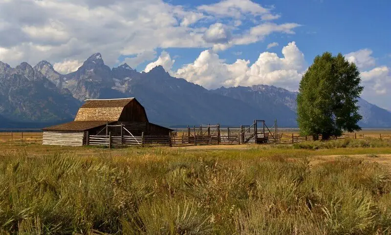 John-Moulton-Barn-the-famous-Mormon-barn-Grand-Teton-National-Park