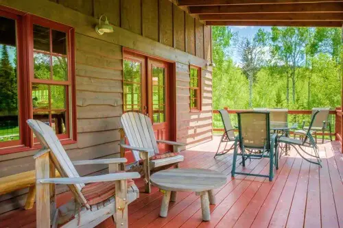 Lionhead and Lake airbnb near yellowstone national park