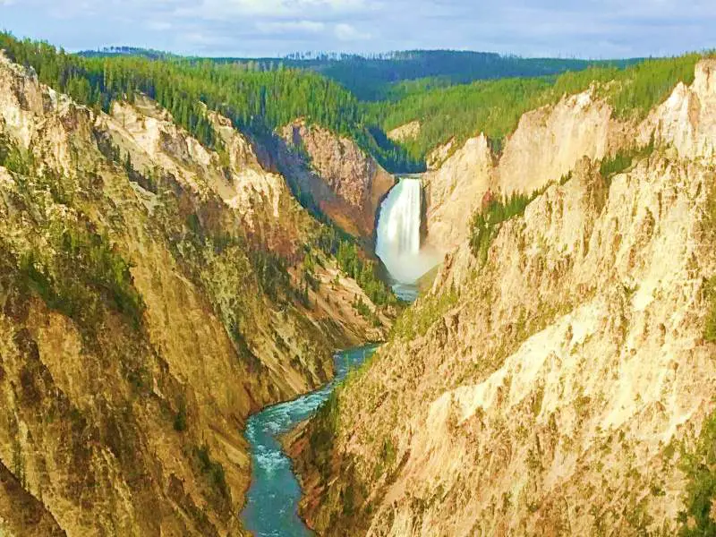 Lower Yellowstone Falls from Artists Point at end of Yellowstone Canyon south rim drive