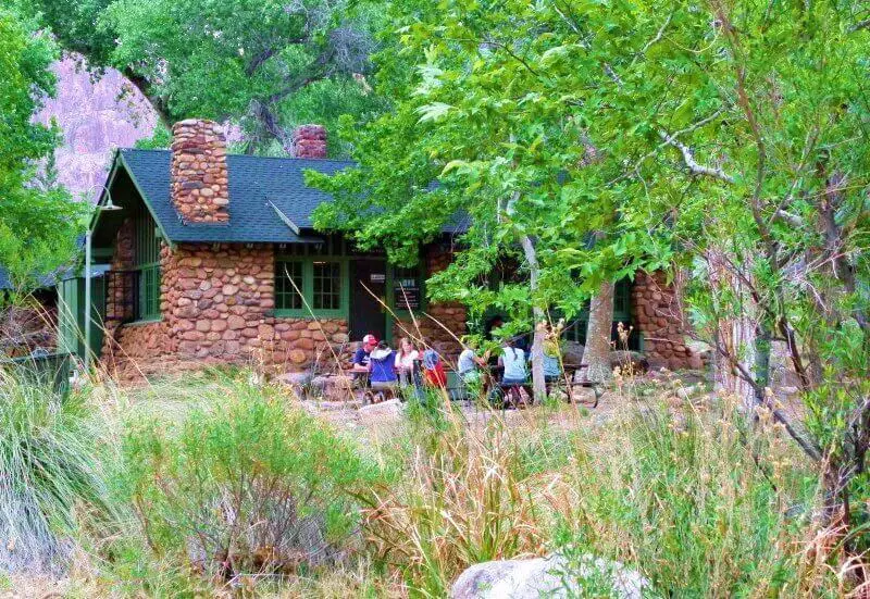 Phantom-Ranch-cabins grand canyon