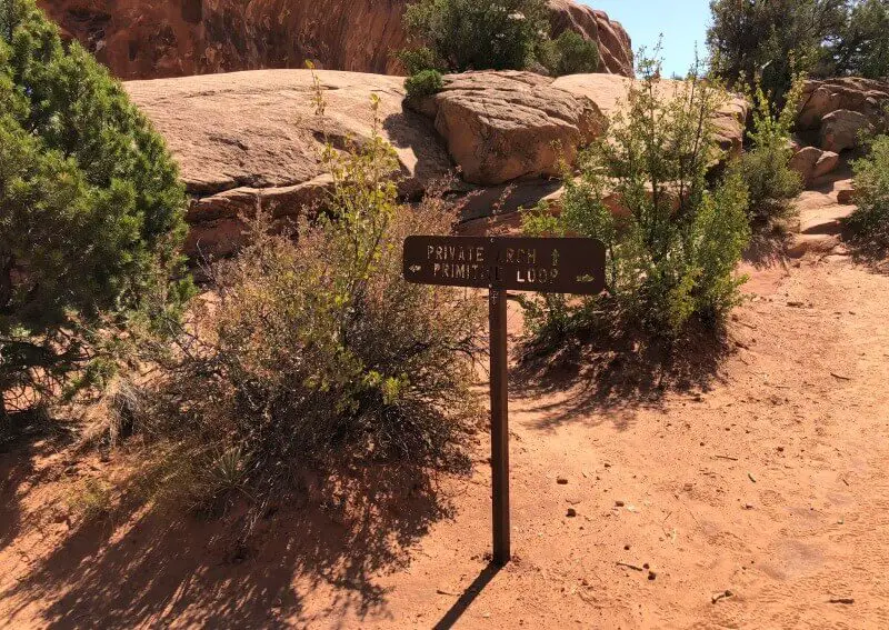 sign-to-private-arch-Devils-Garden-TRail-Arches-National-Park